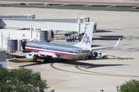 N932AN @ TPA - American 737-800 - by Florida Metal
