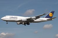D-ABVZ @ EDDF - Lufthansa 747-400
