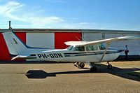 PH-DON @ EHHV - Cessna 172P Skyhawk [172-74985] Hilversum~PH 14/09/2003 - by Ray Barber