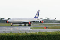 LN-RKF @ EKCH - Taken at EKCH. - by Phil Greiml