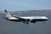 N658UA @ LSGG - LSGG/GVA EBACE 2012