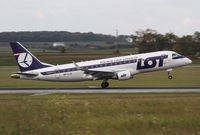 SP-LIK @ LOWW - LOT Embraer 175 - by Thomas Ranner