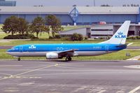 PH-HZM @ EHAM - Boeing 737-8K2 [30392] (KLM Royal Dutch Airlines) Schiphol~PH 10/08/2006 - by Ray Barber
