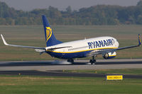 EI-EBG @ BUD - Ryanair - by Roman Reiner