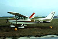 PH-OII @ EHAM - Cessna 182P Skylane [182-62722] Amsterdam-Schiphol~PH 29/08/1976 - by Ray Barber