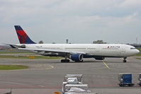 N801NW @ EHAM - Taxiing - by micka2b