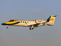 N929SR @ KCVG - Spotted early morning Oct. 25th, 2012 heading into runway 18C at KCVG. - by Steve on Jetphotos.net