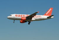 G-EZAM @ EBBR - Arrival of flight EZY4093 to RWY 25L
