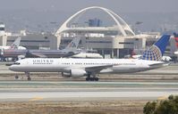 N559UA @ KLAX - Boeing 757-200 - by Mark Pasqualino