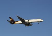 N466UP @ KSNA - Boeing 757-200