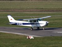 D-EFEE @ EDWG - Line up RWY10 at EDWG (Wangerooge) - by Volker Leissing