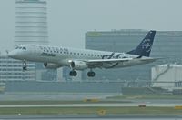 EI-RND @ LOWW - Sky Team (Alitalia Cityliner)