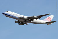 B-18720 @ KORD - Just airborne from 32L at ORD