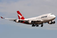 VH-OEJ @ DFW - Qantas landing at DFW Airport