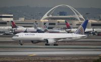 N516UA @ KLAX - Boeing 757-200