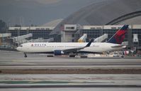 N186DN @ KLAX - Boeing 767-300 - by Mark Pasqualino