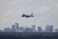 92-9000 @ MCO - Air Force One with Downtown Orlando in background