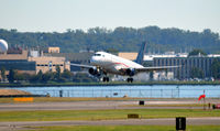 N822MD @ KDCA - Landing DCA - by Ronald Barker