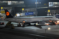 D-AISZ @ VIE - Lufthansa - by Chris Jilli