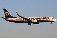 EI-DYX @ WAW - Ryanair - by Chris Jilli