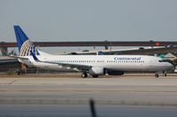 N71411 @ KFLL - CO B739 lining up - by FerryPNL