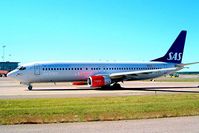 LN-RCX @ ESSA - Boeing 737-883 [30196] (SAS Scandinavian Airlines) Stockholm-Arlanda~SE 02/06/2002 - by Ray Barber