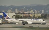 N20904 @ KLAX - Taxiing to gate - by Todd Royer