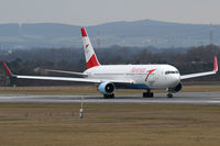 OE-LAE @ VIE - Austrian Airlines - by Joker767