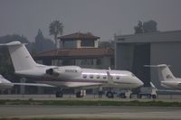 N569CW @ KVNY - At Van Nuys Airport - by lkuipers
