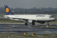 D-AIQR @ EDDL - Lufthansa, Airbus A320-211, CN: 0382, Aircraft Name: Lahr/Schwarzwald - by Air-Micha
