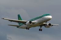 EI-DEG @ EGLL - EI A320 landing in LHR - by FerryPNL