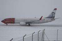 LN-DYC @ LOWS - Norwegian 737-800