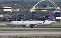 N73276 @ KLAX - Boeing 737-800 - by Mark Pasqualino