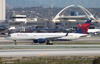 N650DL @ KLAX - Boeing 757-200 - by Mark Pasqualino