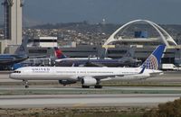 N57852 @ KLAX - Boeing 757-300