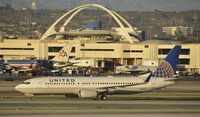 N76514 @ KLAX - Arriving at LAX on 25L - by Todd Royer