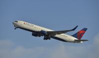 N181DN @ KLAX - Departing LAX - by Todd Royer