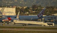 N807SK @ KLAX - Taxiing to gate at LAX