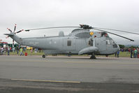 XV642 @ EGDY - At the Air Day. - by Howard J Curtis