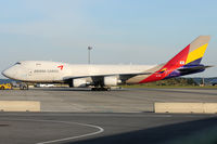 HL7616 @ VIE - Asiana Cargo - by Chris Jilli