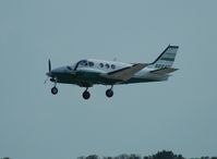 N66AD @ ORL - Beech 90