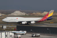 HL7414 @ LOWW - Asiana Airlines Boeing 747 - by Thomas Ranner