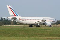 F-RADB @ LFRB - French Air Force Airbus A310-304, Taxiing to holding point rwy 25L, Brest-Bretagne Airport (LFRB-BES) - by Yves-Q