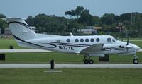 N137TK @ ORL - Beech 200