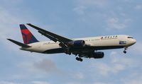 N139DL @ DTW - Delta 767-300 With United Way sticker - by Florida Metal