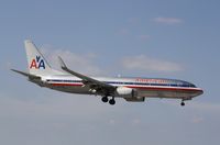 N877NN @ KMIA - Boeing 737-800