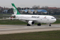 EP-MNN @ LTBA - Line up rwy 35L