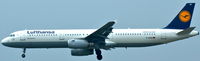 D-AISH @ EDDF - Lufthansa, on short finals at Frankfurt Int´l (EDDF) - by A. Gendorf