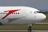 OE-LAZ @ VIE - Austrian Airlines - by Joker767
