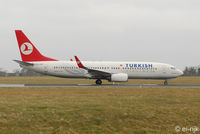 TC-JGS @ EIDW - Lined up ready for take-off from Rwy 10 at Dublin.